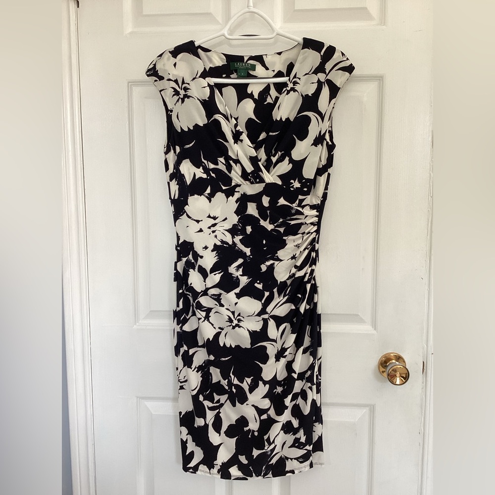 Feminine and Elegant Lauren RALPH LAUREN floral dress